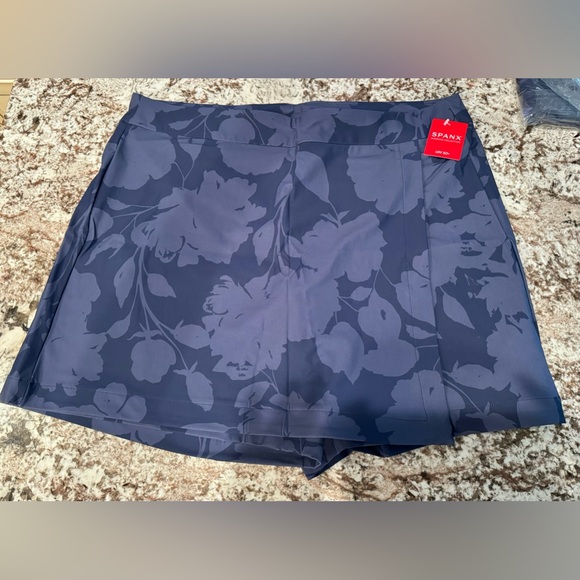 SPANX Sunshine Skort - Picture 3 of 9